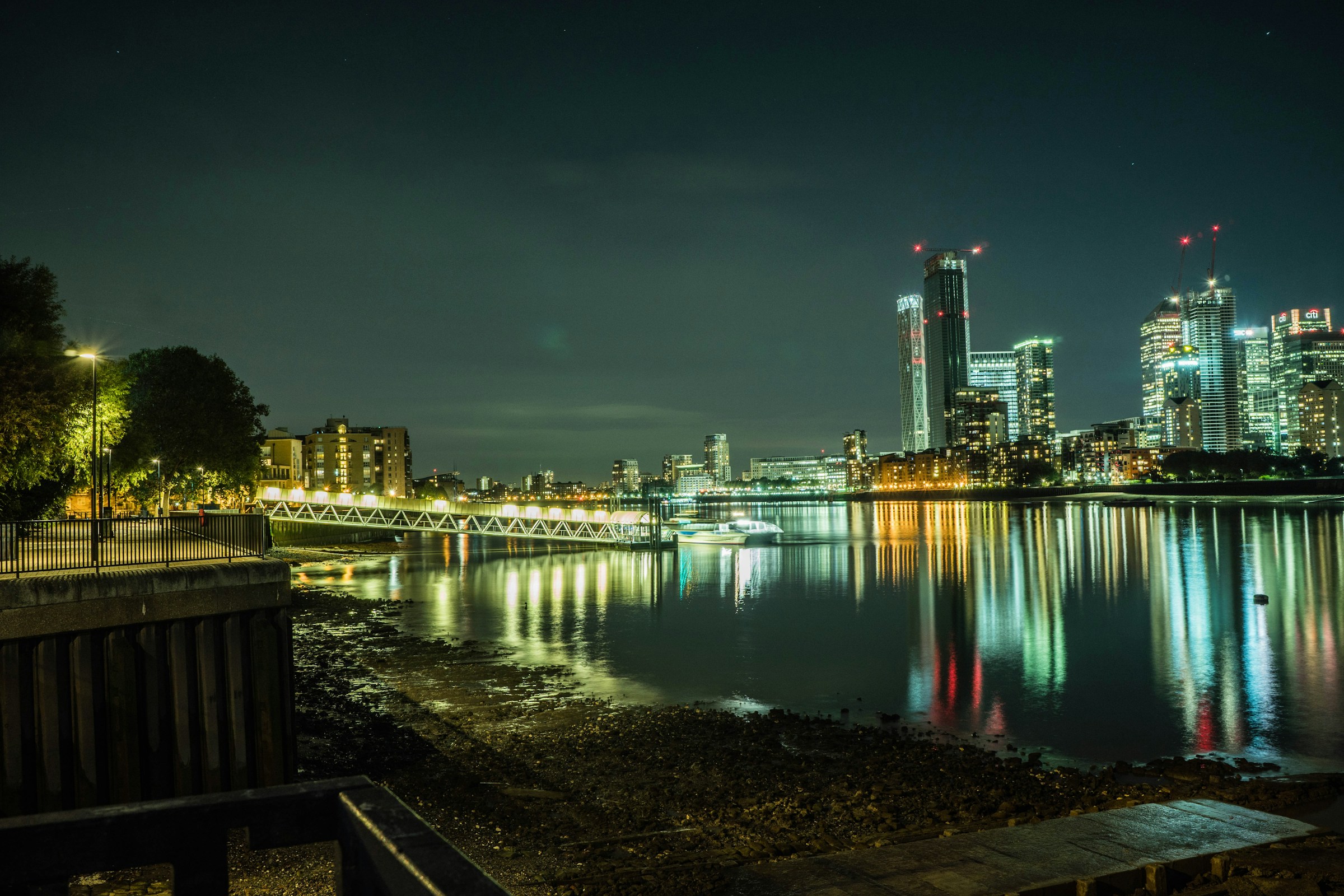 London skyline - Canary Wharf at night
